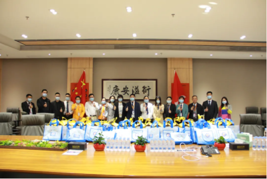 #萬吉送萬家# 市，區(qū)人社局蒞臨衍生健康醫(yī)藥產(chǎn)業(yè)園慰問異地務(wù)工人員